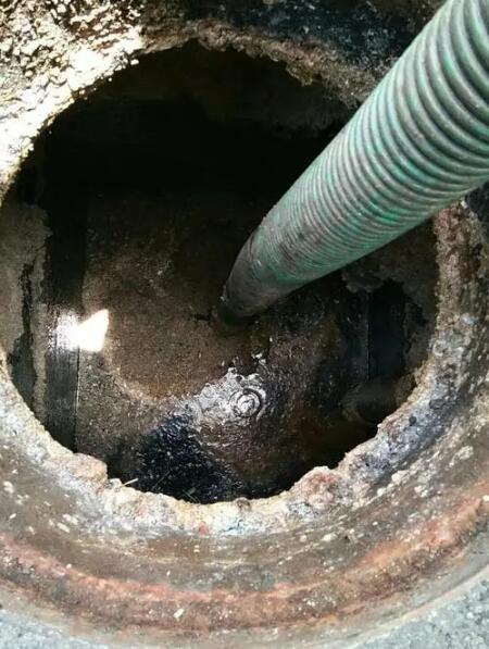 清理隔油池